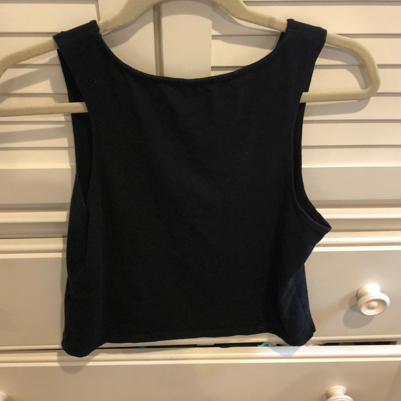 Abercrombie and Fitch essentials cropped tank top - Picture 4 of 6